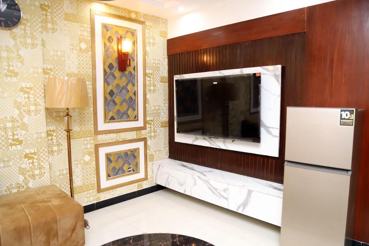 Adara Suites Lahore Exterior photo